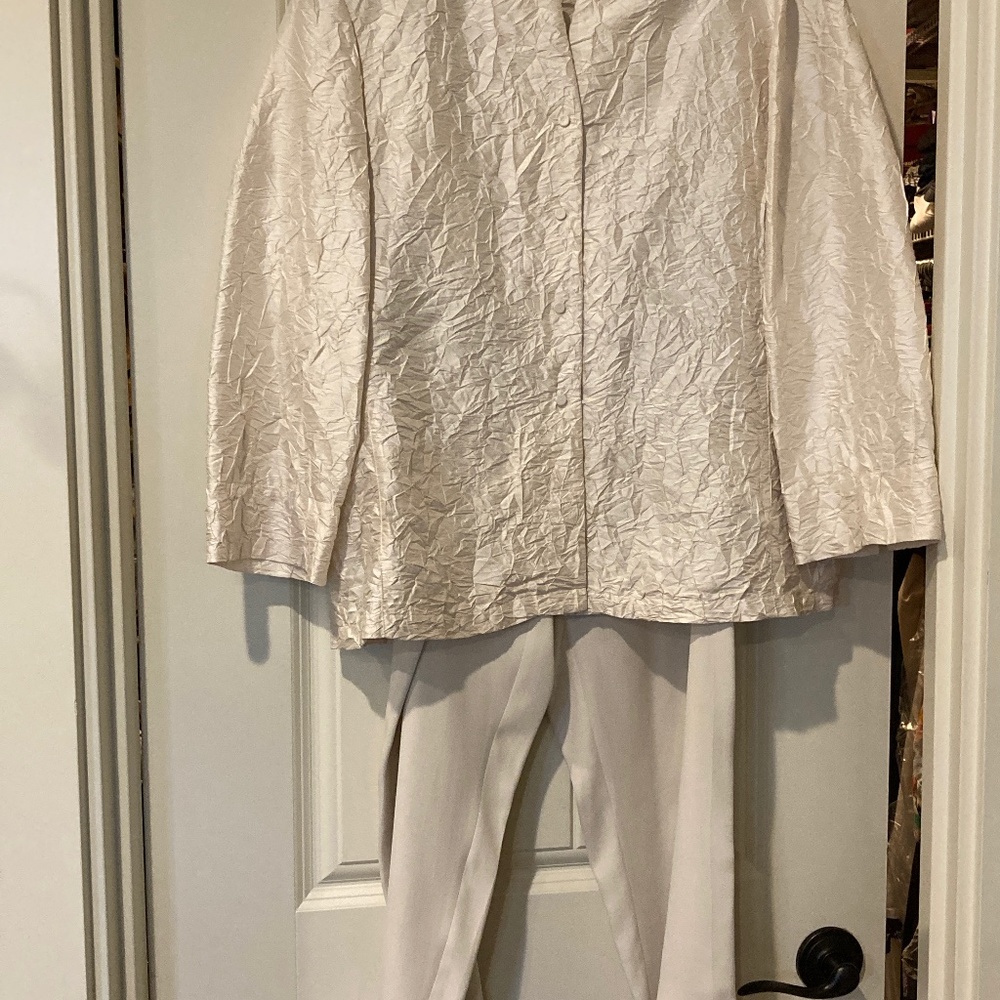 Eileen Fisher jacket and pants set, size XL in Champagne